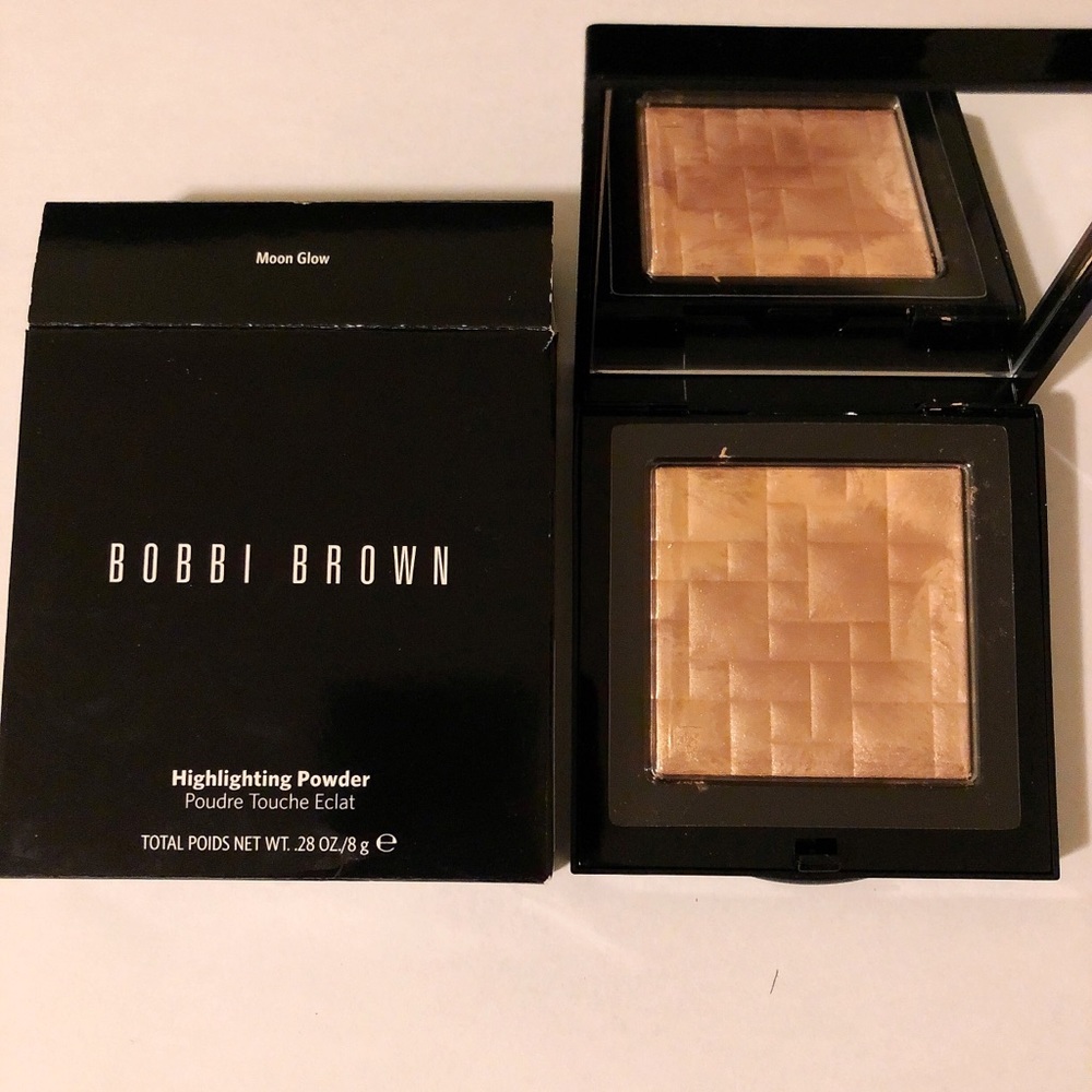 Bobbi Brown - Moon Glow Highlighting Powder
